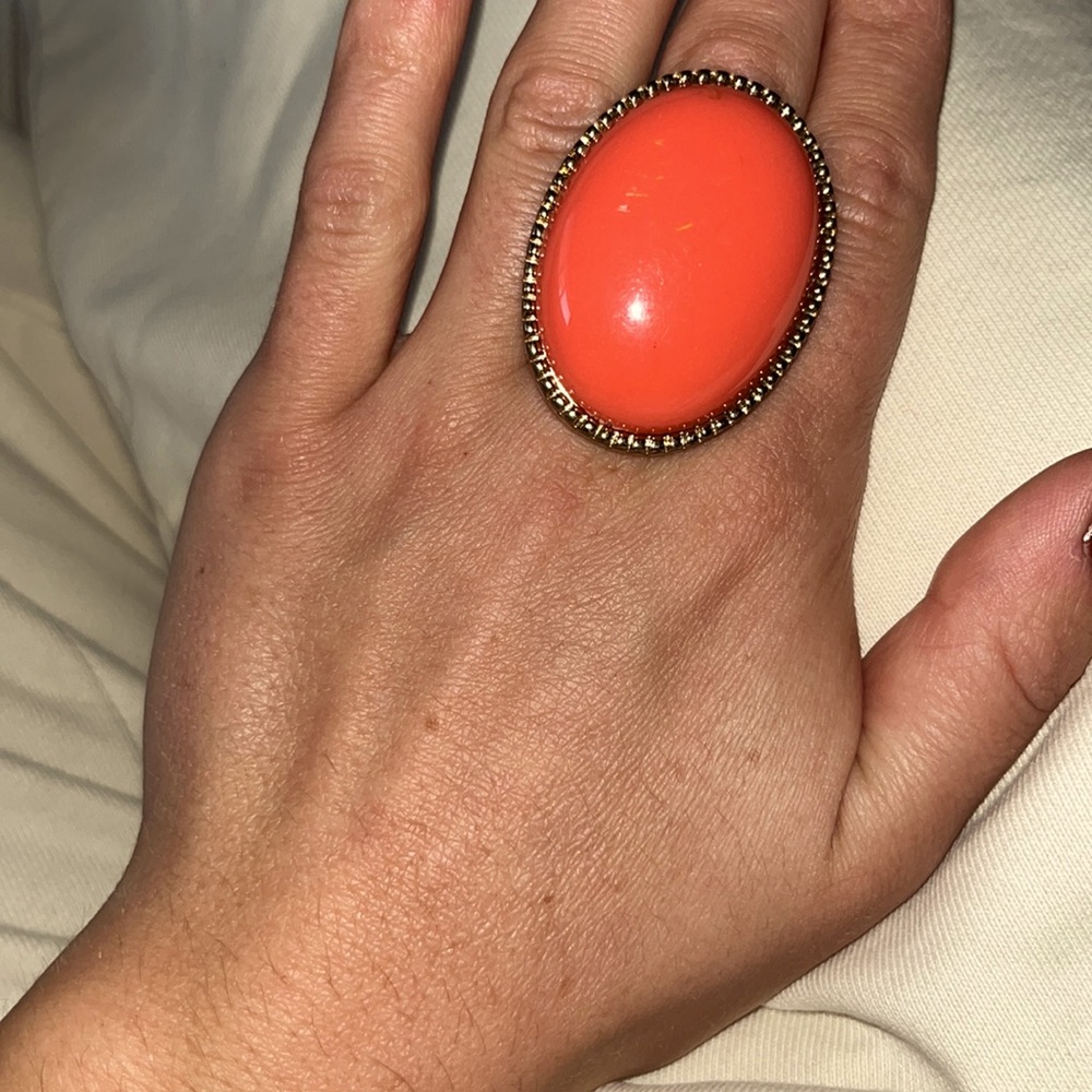 Oval ring